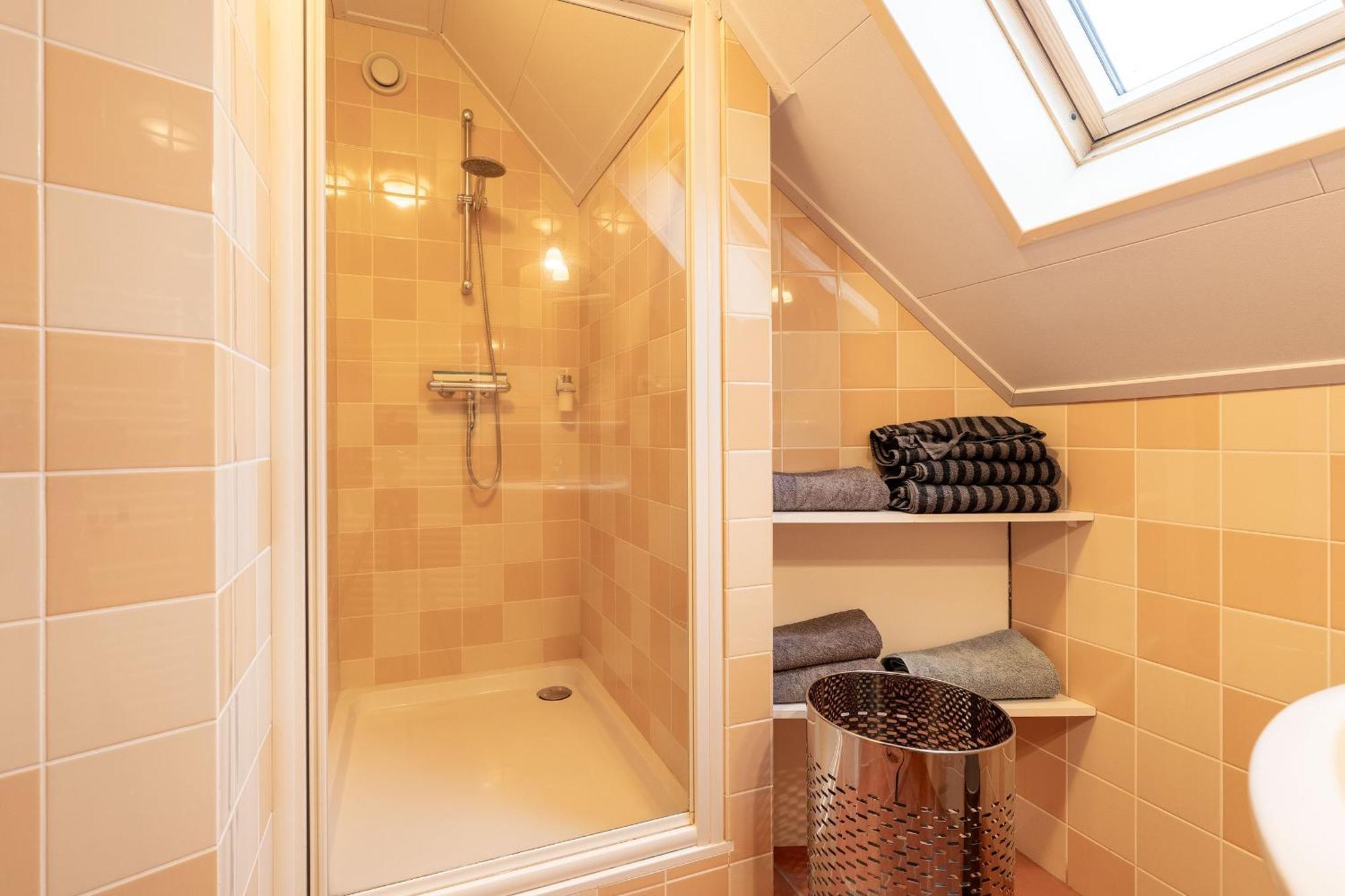 Bed and breakfast Logeren Bij De Ruimte Nijeholtpade